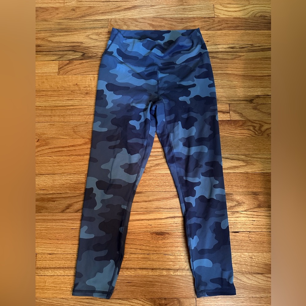 Fabletics camo leggings medium